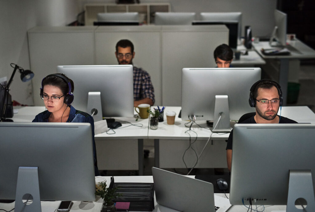 Cyber security executives working to mitigate third-party risk and mass zero-day exploitation using real-time insights.